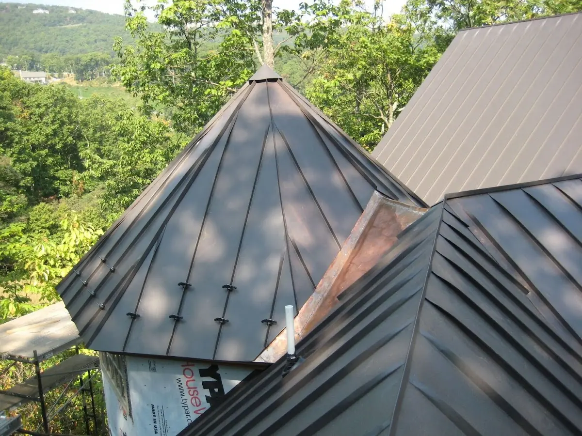 Professional Roof Tarp Installation by Craftsman Roofing in Heritage Greens